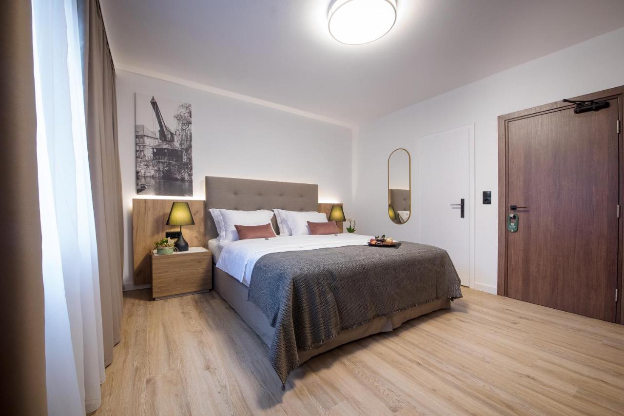 Lüneburg Gaestehaus Zum Roten Hahn מראה חיצוני תמונה