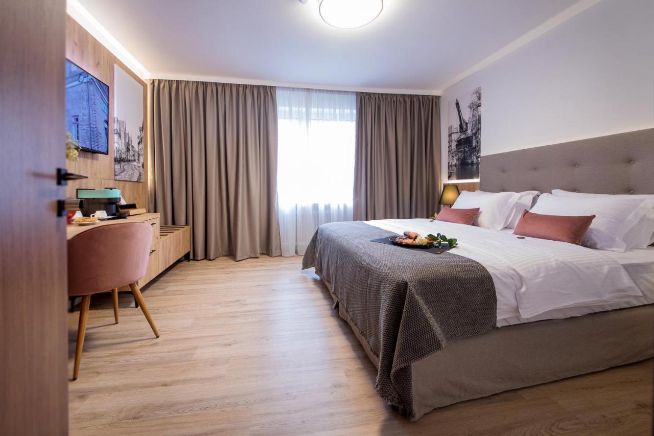 Lüneburg Gaestehaus Zum Roten Hahn מראה חיצוני תמונה