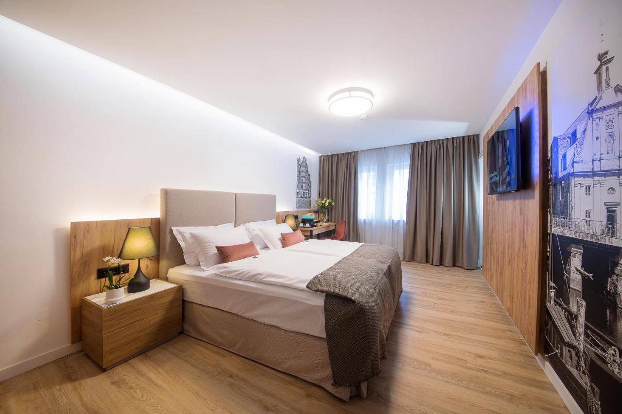 Lüneburg Gaestehaus Zum Roten Hahn מראה חיצוני תמונה
